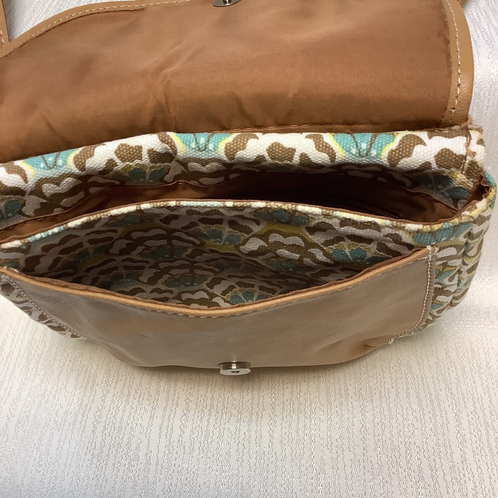 RELIC Seashell Print Crossbody Bag - Picture 5 of 9